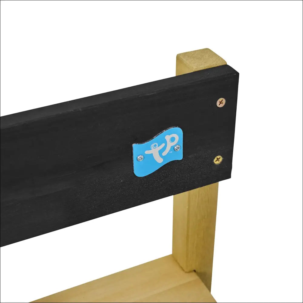 Viga de madera negra con logo azul en soporte claro, ideal para Chef Junior Exterior